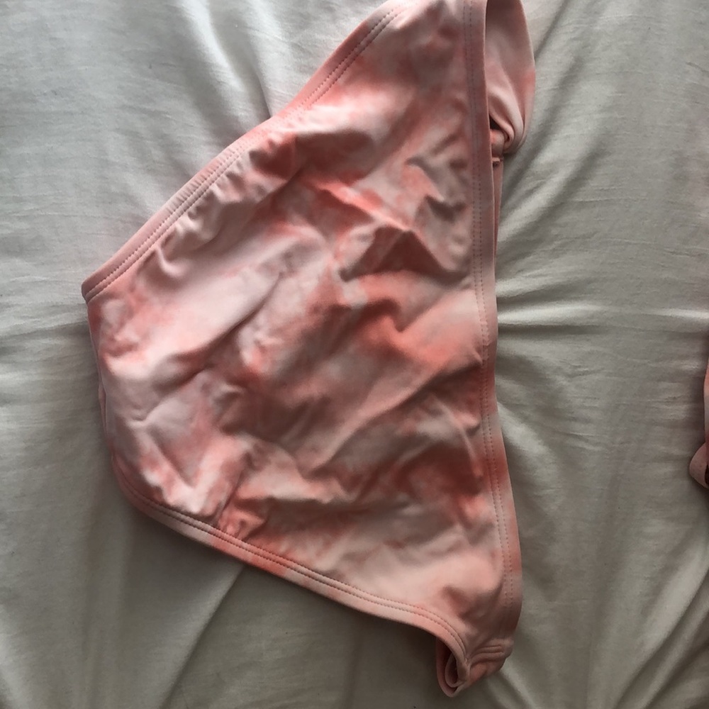 Pink bikini - Picture 4 of 4